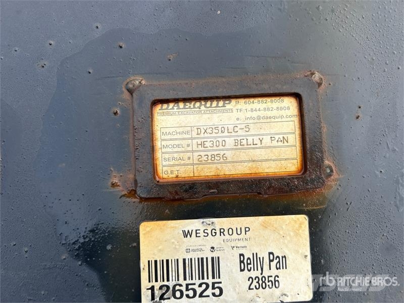 DaeQuip HE300 Excavator Belly Pan مكونات أخرى