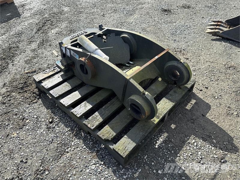DaeQuip HE300 Hydraulic Excavator Coupler Snelkoppelingen