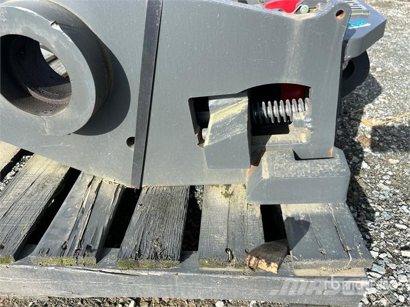 DaeQuip HE300 Quick Coupler (Unused) موصلات سريعة