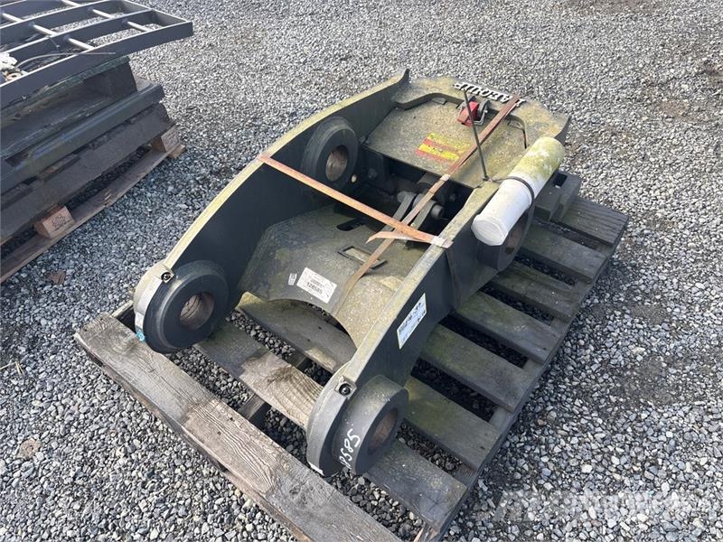 DaeQuip HE300 Quick Coupler Бързи съединители
