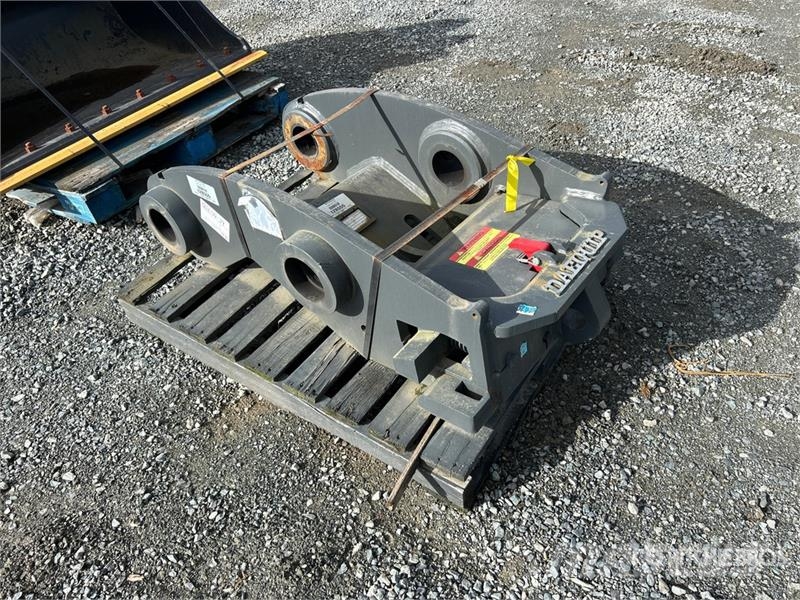 DaeQuip HE300 Quick Coupler (Unused) موصلات سريعة