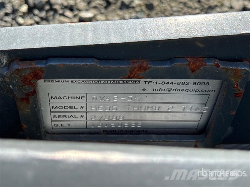 DaeQuip HE35 24 in Hydraulic Excavator Thumb (Unused) دلاء