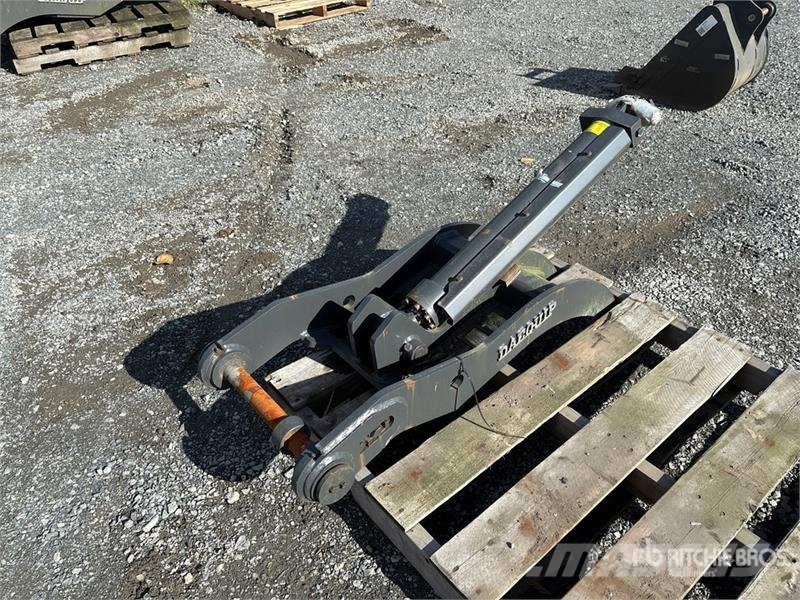 DaeQuip HE80DLTH 18 in Hydraulic Excavator Thumb (Unused) دلاء