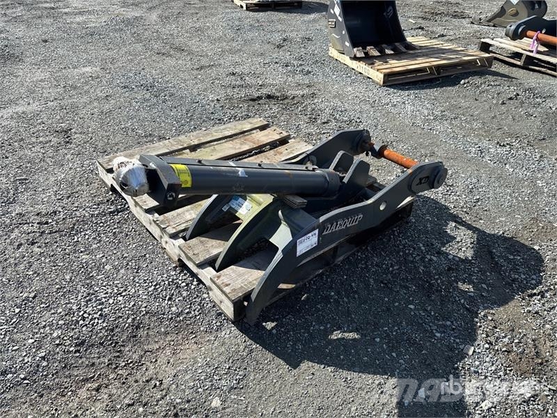 DaeQuip HE80DLTH 18 in Hydraulic Excavator Thumb (Unused) دلاء