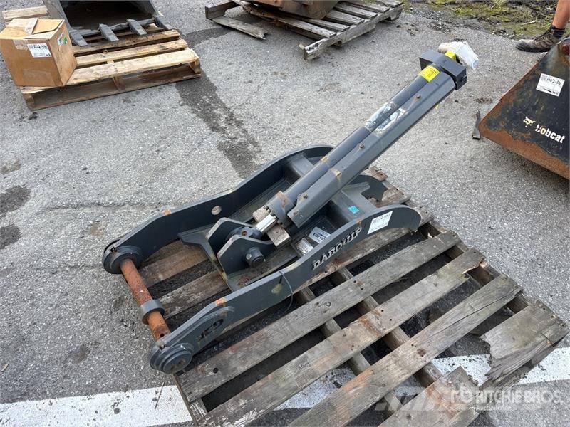 DaeQuip HE80DLTH 28 in Hydraulic Excavator Thumb (Unused) Ковші