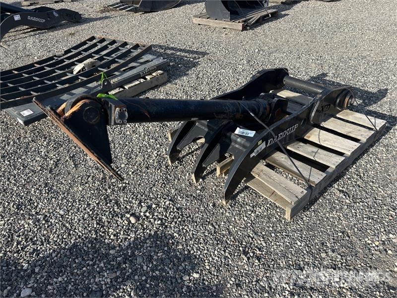DaeQuip Hydraulic Excavator Thumb (Unused) Ковші