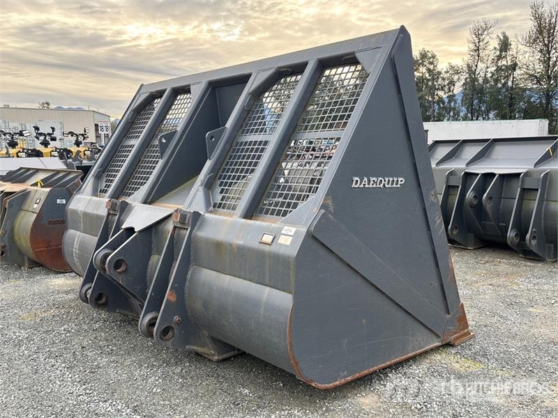 DaeQuip WL500CHIP 140 in Chip Wheel Loader Bucket Kauhat