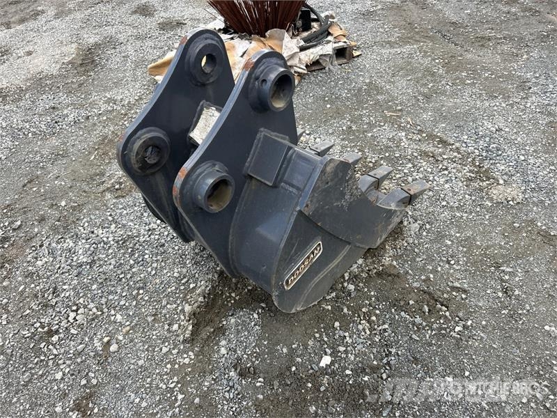 Develon 24 in Digging Excavator Bucket (Unused) Bakken
