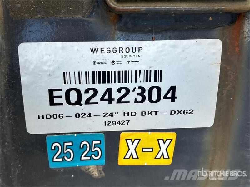 Develon 24 in Digging Excavator Bucket (Unused) Bakken