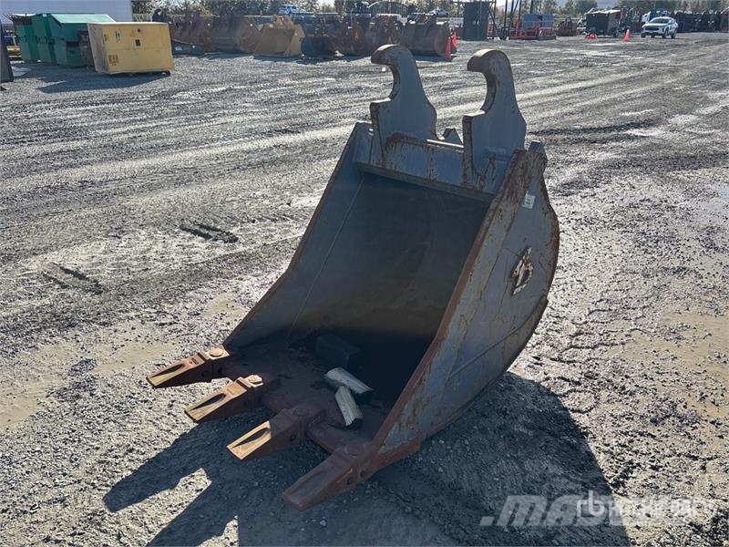 Develon 32 in Digging Excavator Bucket Godet