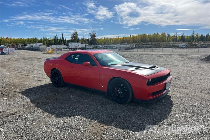 Dodge Challenger SRT Hellcat Automobile Automobili
