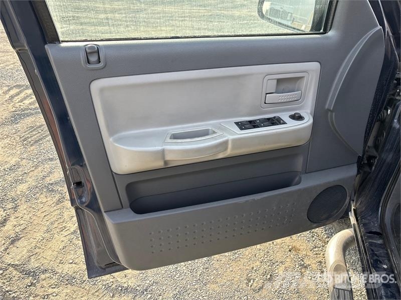 Dodge Dakota SLT 4x4 Crew Cab Pickup Otros