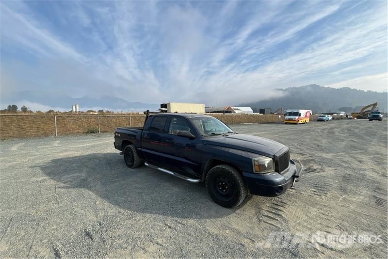 Dodge Dakota SLT 4x4 Crew Cab Pickup Otros