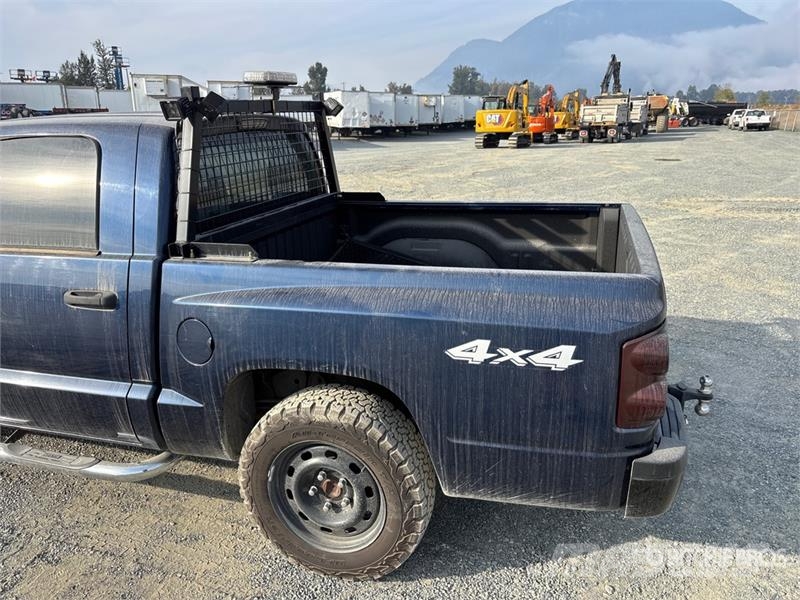 Dodge Dakota SLT 4x4 Crew Cab Pickup Otros