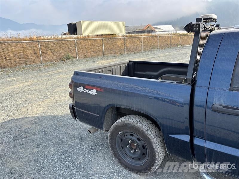 Dodge Dakota SLT 4x4 Crew Cab Pickup Otros