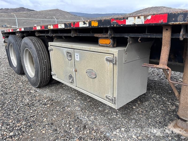 Doepker 28 ft T/A Pup Flatbed Trailer مقطوروات مسطحة/مفصلية الجوانب