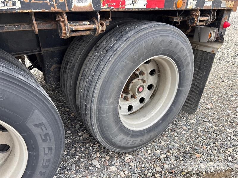 Doepker 28 ft T/A Pup Flatbed Trailer مقطوروات مسطحة/مفصلية الجوانب