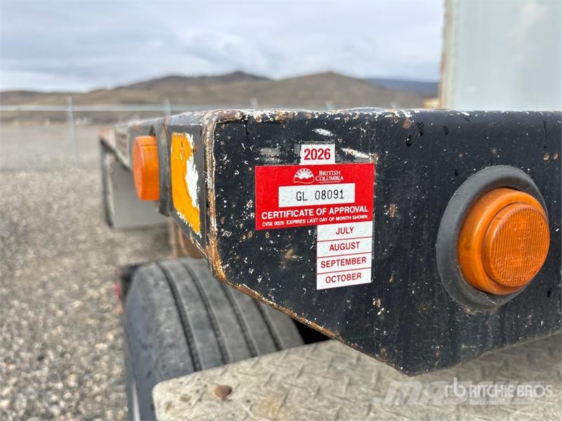 Doepker 28 ft T/A Pup Flatbed Trailer مقطوروات مسطحة/مفصلية الجوانب