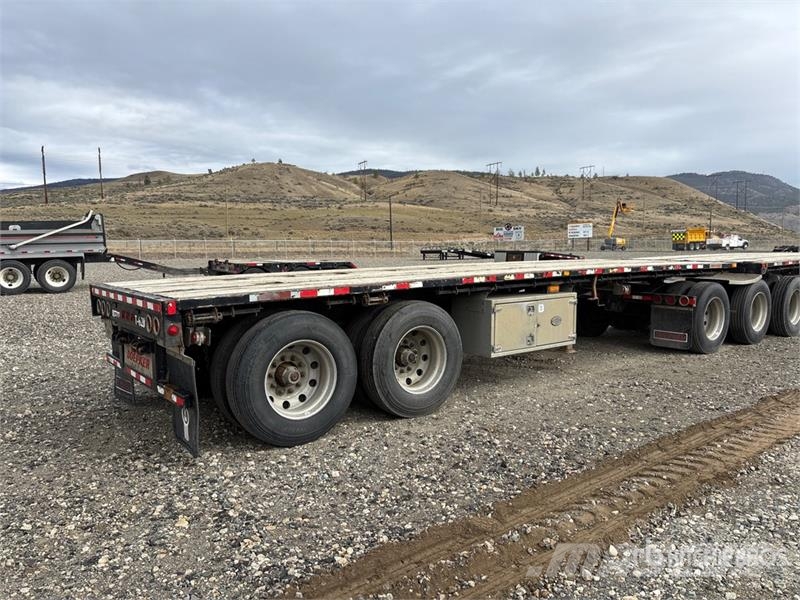 Doepker 28 ft T/A Pup Flatbed Trailer مقطوروات مسطحة/مفصلية الجوانب