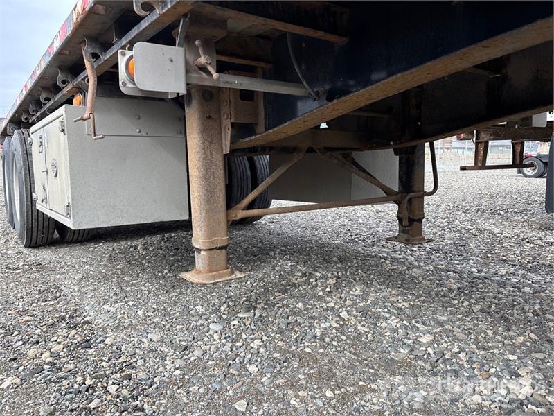 Doepker 28 ft T/A Pup Flatbed Trailer مقطوروات مسطحة/مفصلية الجوانب