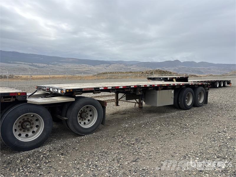 Doepker 28 ft T/A Pup Flatbed Trailer مقطوروات مسطحة/مفصلية الجوانب