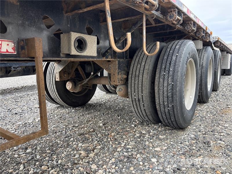 Doepker 32 ft Tri/A Lead Flatbed Trailer مقطوروات مسطحة/مفصلية الجوانب
