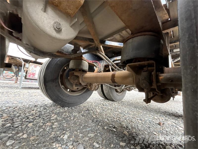 Doepker 32 ft Tri/A Lead Flatbed Trailer مقطوروات مسطحة/مفصلية الجوانب