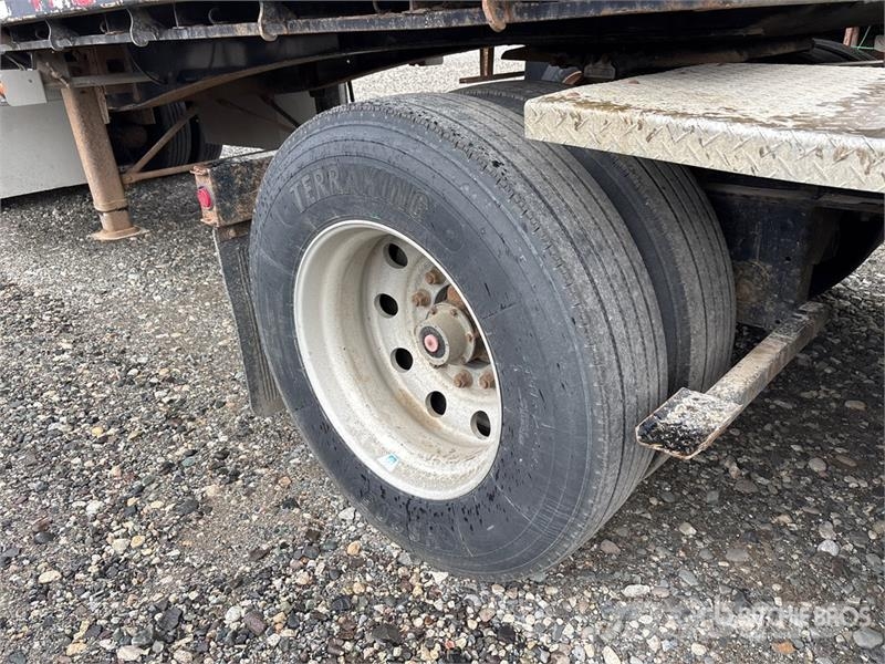 Doepker 32 ft Tri/A Lead Flatbed Trailer مقطوروات مسطحة/مفصلية الجوانب