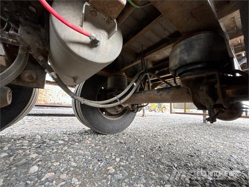 Doepker 32 ft Tri/A Lead Flatbed Trailer مقطوروات مسطحة/مفصلية الجوانب