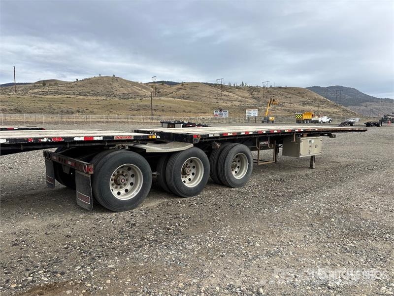 Doepker 32 ft Tri/A Lead Flatbed Trailer مقطوروات مسطحة/مفصلية الجوانب