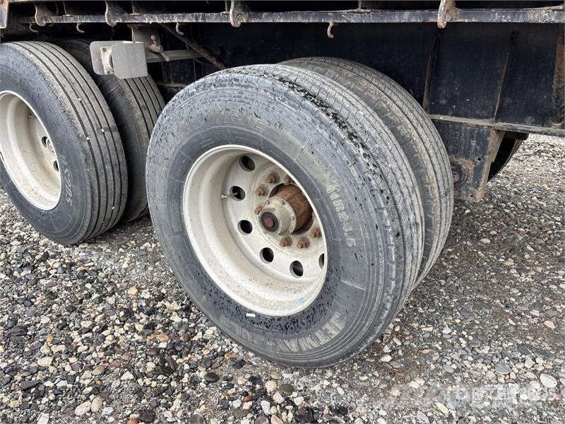 Doepker 32 ft Tri/A Lead Flatbed Trailer مقطوروات مسطحة/مفصلية الجوانب