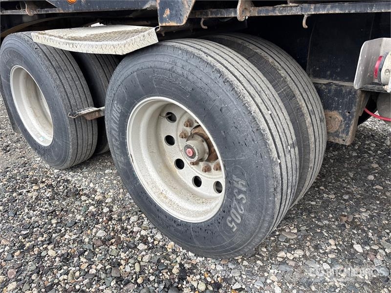 Doepker 32 ft Tri/A Lead Flatbed Trailer مقطوروات مسطحة/مفصلية الجوانب