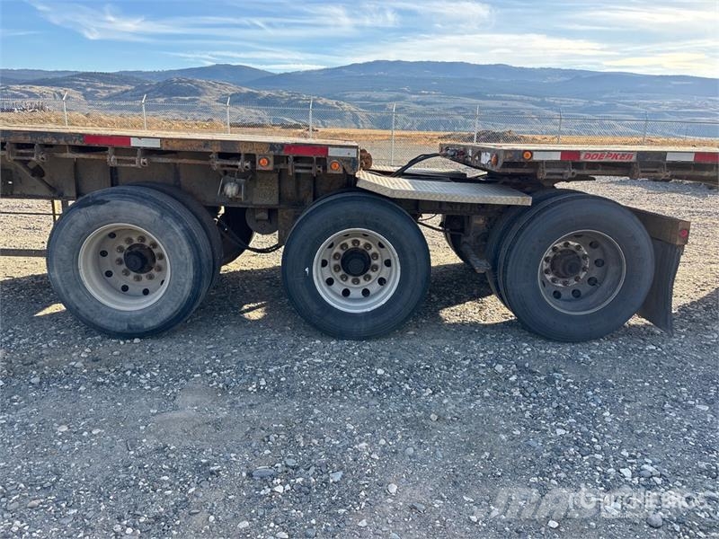 Doepker 32 ft Tri/A Super B-Train Lead Flatbed Trailer Anhænger med lad/Flatbed