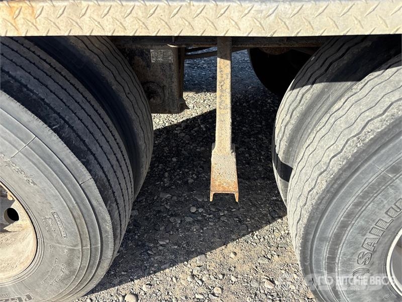 Doepker 32 ft Tri/A Super B-Train Lead Flatbed Trailer Anhænger med lad/Flatbed