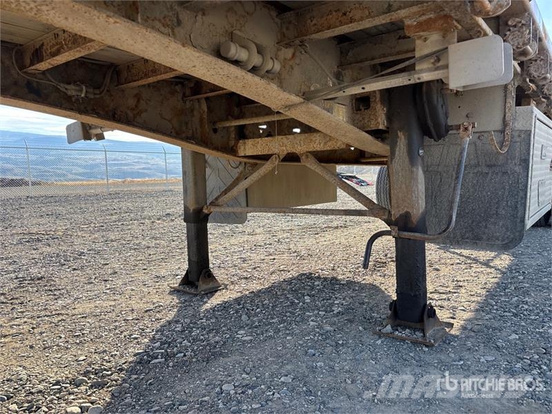 Doepker 32 ft Tri/A Super B-Train Lead Flatbed Trailer Anhænger med lad/Flatbed
