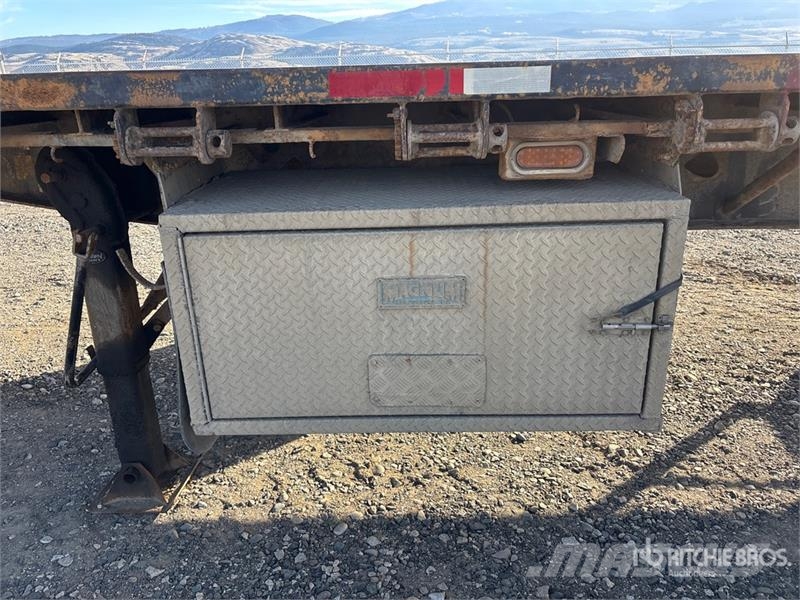 Doepker 32 ft Tri/A Super B-Train Lead Flatbed Trailer Anhænger med lad/Flatbed
