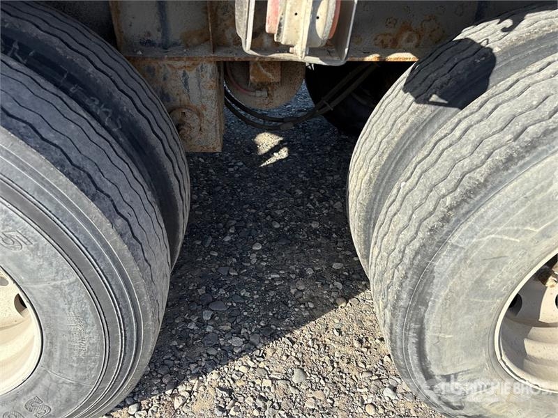 Doepker 32 ft Tri/A Super B-Train Lead Flatbed Trailer Anhænger med lad/Flatbed