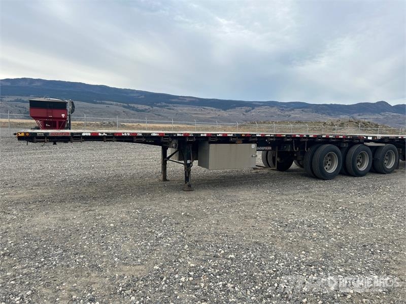 Doepker Lead Flatbed Trailer Flatbed/Dropside trailers