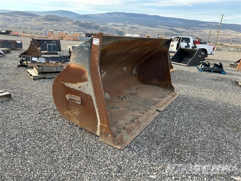 Doosan 129 in Wheel Loader Bucket Ковші