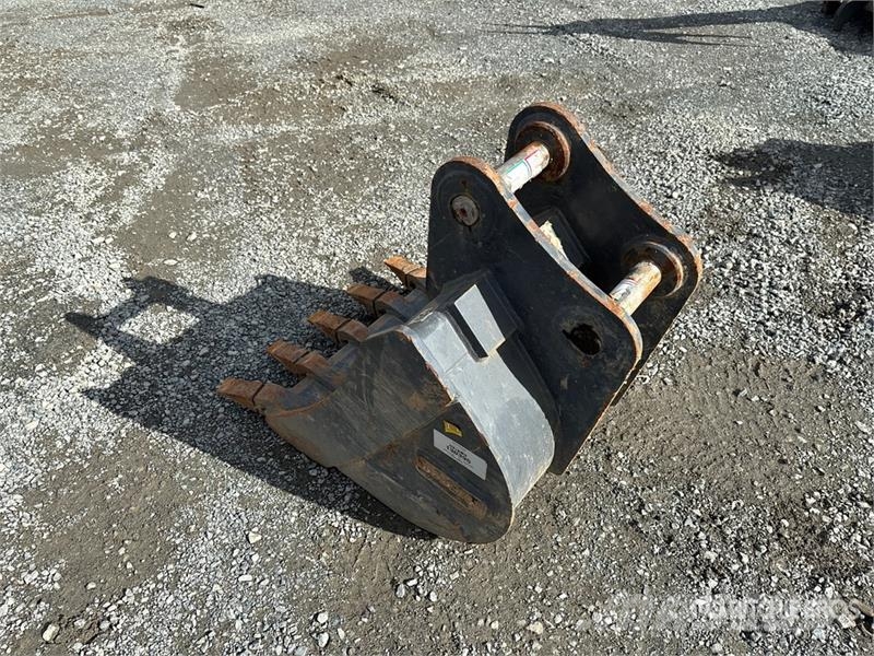 Doosan 24 in Excavator Bucket دلاء