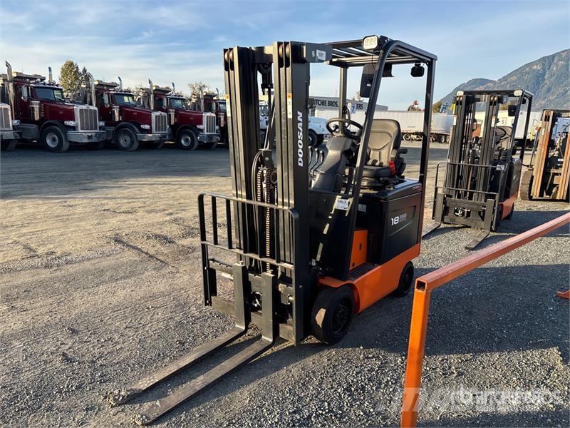 Doosan BC18S-5 2950 lb Electric Forklift Elektromos targoncák
