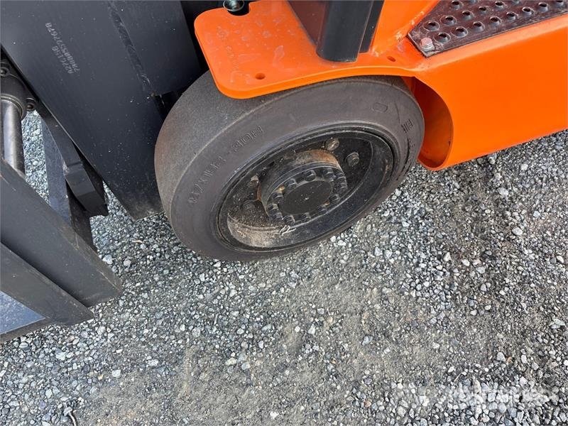 Doosan BC18S-5 2950 lb Electric Forklift Električni viličari