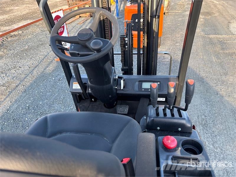 Doosan BC18S-5 2950 lb Electric Forklift Električni viličari