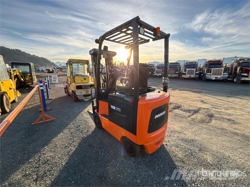Doosan BC18S-5 2950 lb Electric Forklift Elektromos targoncák