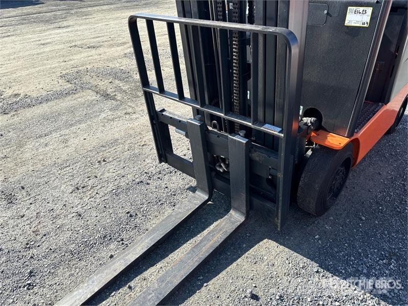 Doosan BC18S-5 2950 lb Electric Forklift Электропогрузчики