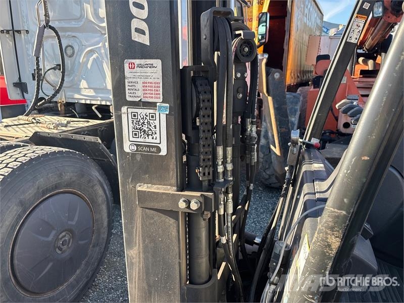 Doosan BC25S-7 4800 lb Electric Forklift バッテリーフォークリフト