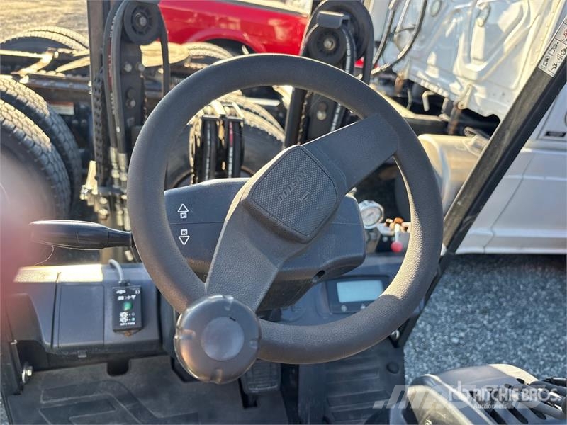 Doosan BC25S-7 4800 lb Electric Forklift バッテリーフォークリフト
