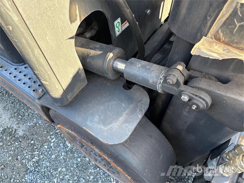 Doosan BC25S-7 4800 lb Electric Forklift バッテリーフォークリフト