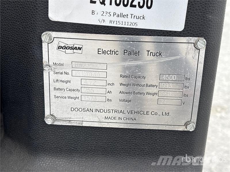 Doosan BW235-7 4500 lb Electric Pallet Jack Kahvelkäru