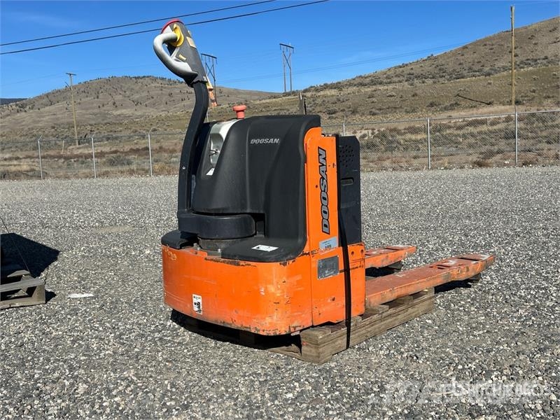 Doosan BW23S 4500 lb Electric Pallet Jack Ručni paletar